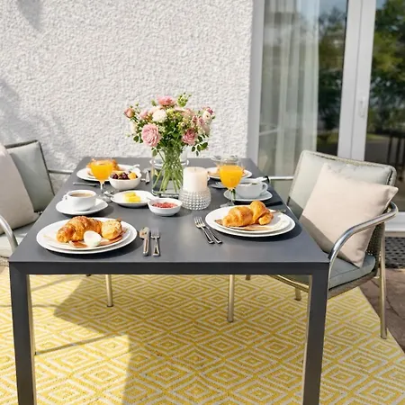 Sommer Garten Apartment Fuer Reisende Mit Hund Souterrain * הירשאיד