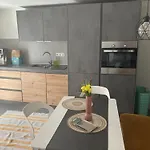 Garten Fuer Hundefreunde Umzaeunt Souterrain הירשאיד